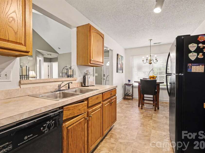 1440 Bells Knox Road, Charlotte, NC 28214.  MLS# CAR4392772, YatesRealty ID 34937. 