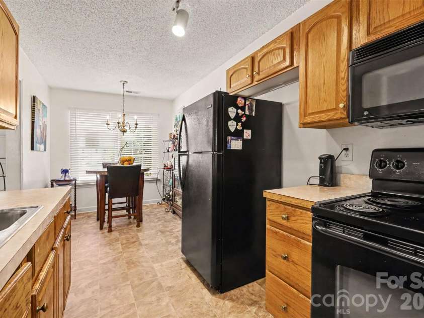 1440 Bells Knox Road, Charlotte, NC 28214.  MLS# CAR4392772, YatesRealty ID 34937. 