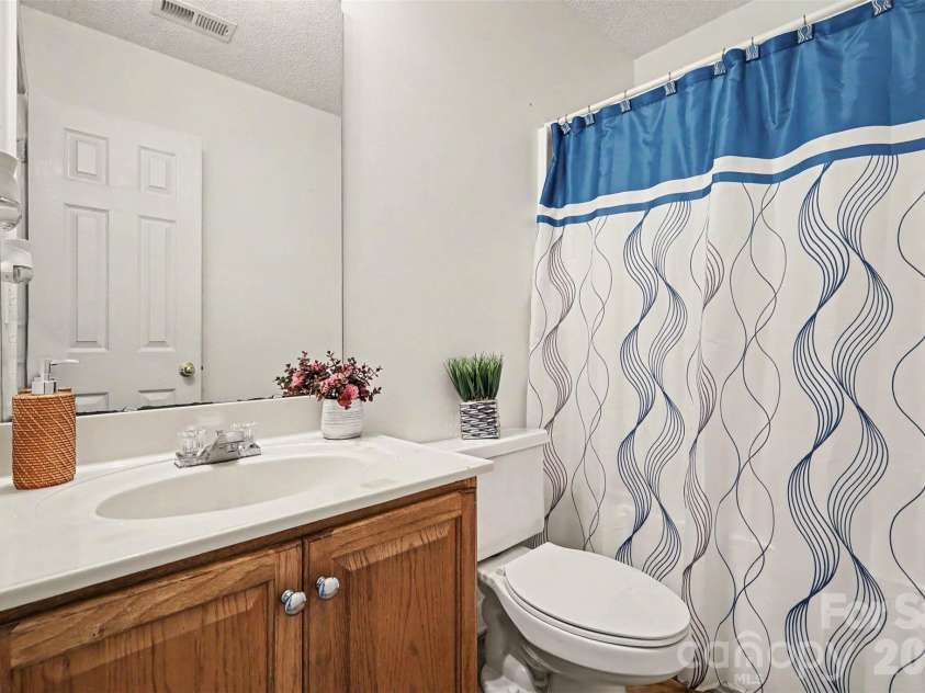 1440 Bells Knox Road, Charlotte, NC 28214.  MLS# CAR4392772, YatesRealty ID 34937. 