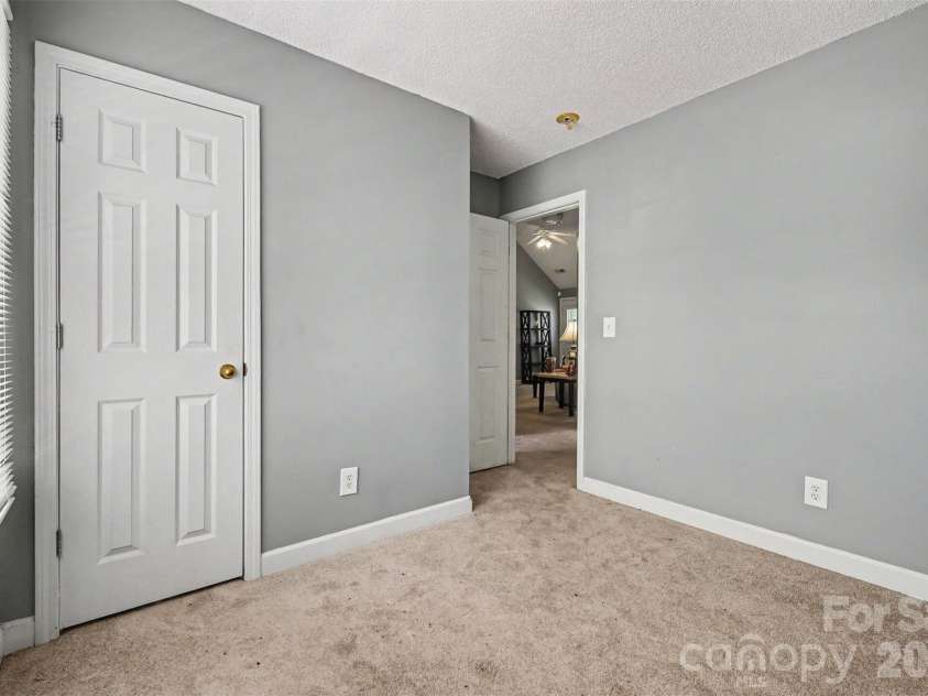 1440 Bells Knox Road, Charlotte, NC 28214.  MLS# CAR4392772, YatesRealty ID 34937. 