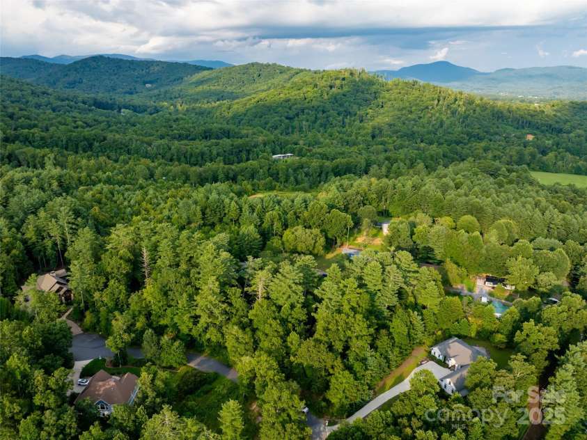 407 Melnick Terrace, Asheville, NC 28803.  MLS# CAR4296662, YatesRealty ID 34937. 