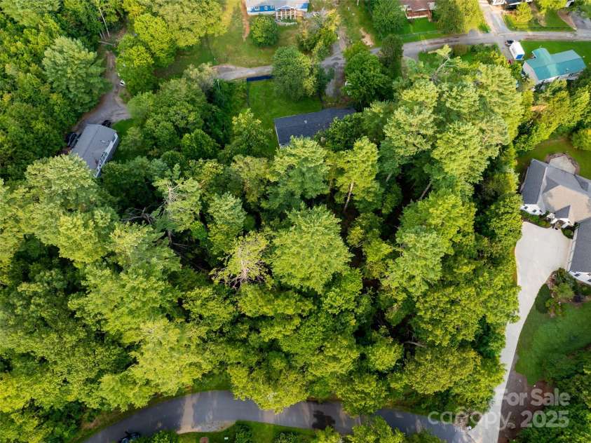 407 Melnick Terrace, Asheville, NC 28803.  MLS# CAR4296662, YatesRealty ID 34937. 