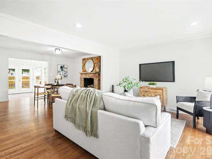 3834 Moultrie Street, Charlotte, NC 28209.  MLS# CAR4398282, YatesRealty ID 34938. Fresh interior paint