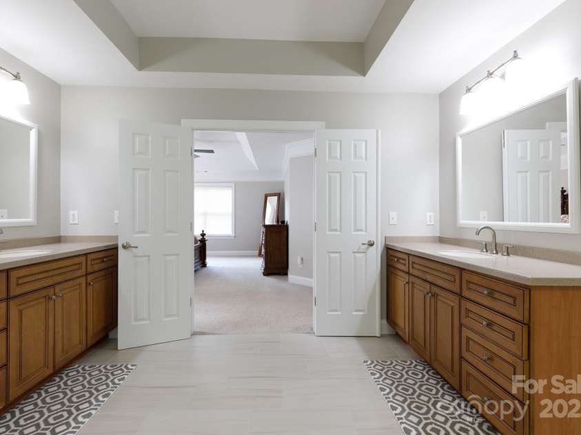 905 Patricians Lane, Monroe, NC 28110.  MLS# CAR4255344, YatesRealty ID 34938. Primary bath retreat !!