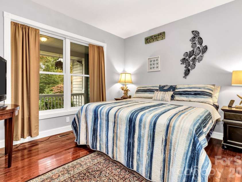 39 Lambert Lane, Black Mountain, NC 28711.  MLS# CAR4397527, YatesRealty ID 34939. 