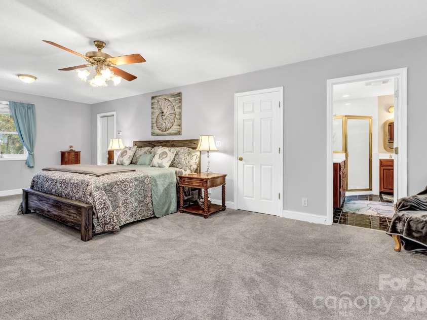 39 Lambert Lane, Black Mountain, NC 28711.  MLS# CAR4397527, YatesRealty ID 34939. 