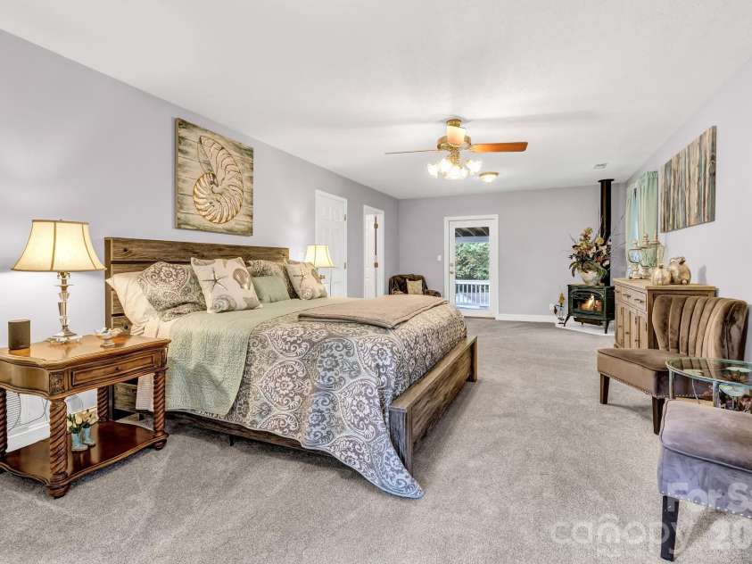 39 Lambert Lane, Black Mountain, NC 28711.  MLS# CAR4397527, YatesRealty ID 34939. 