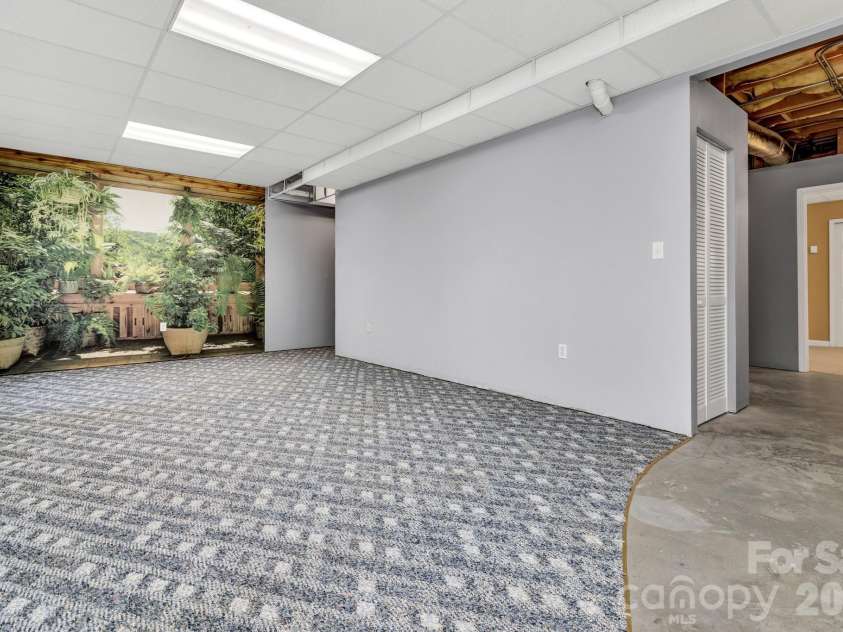 39 Lambert Lane, Black Mountain, NC 28711.  MLS# CAR4397527, YatesRealty ID 34939. 