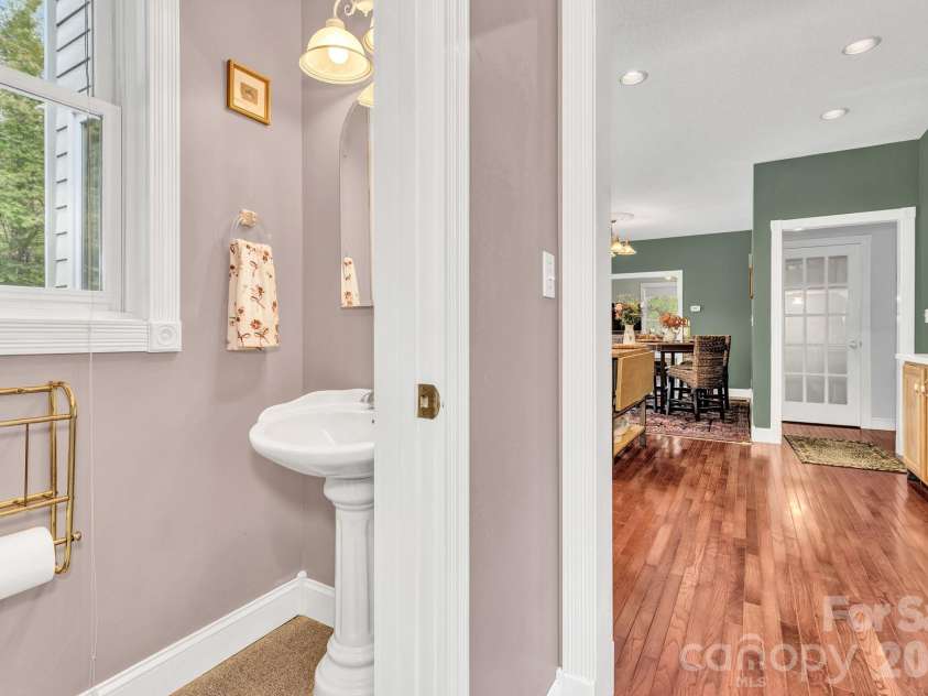 39 Lambert Lane, Black Mountain, NC 28711.  MLS# CAR4397527, YatesRealty ID 34939. 