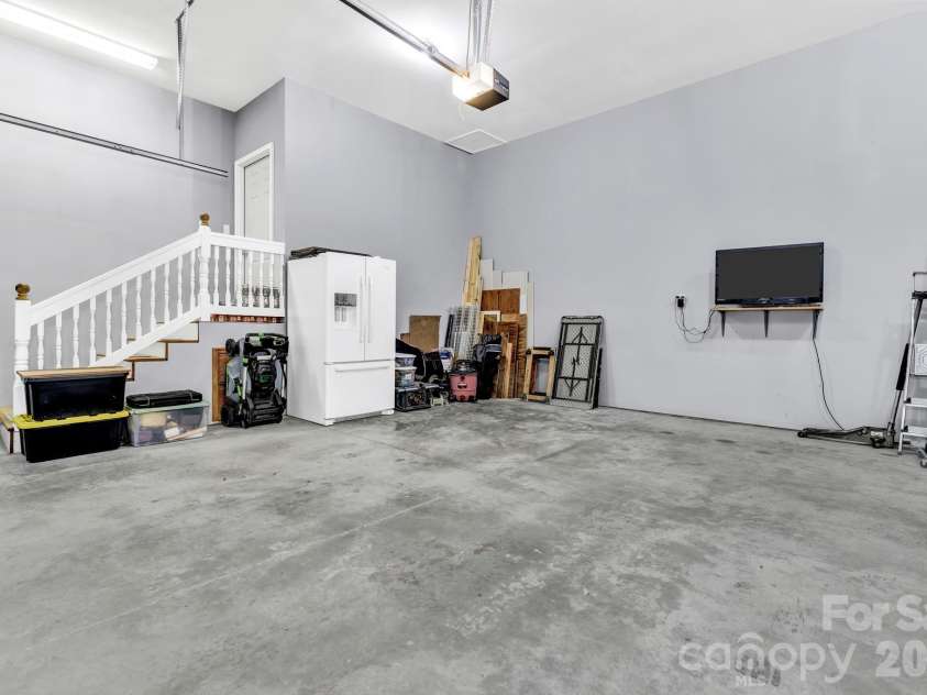 39 Lambert Lane, Black Mountain, NC 28711.  MLS# CAR4397527, YatesRealty ID 34939. 