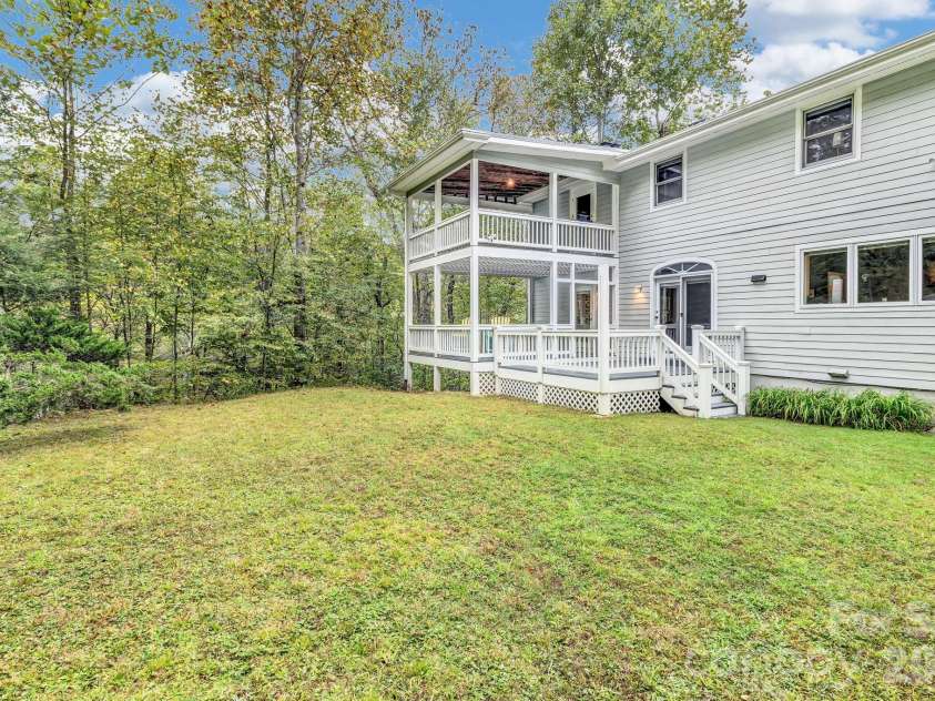 39 Lambert Lane, Black Mountain, NC 28711.  MLS# CAR4397527, YatesRealty ID 34939. 