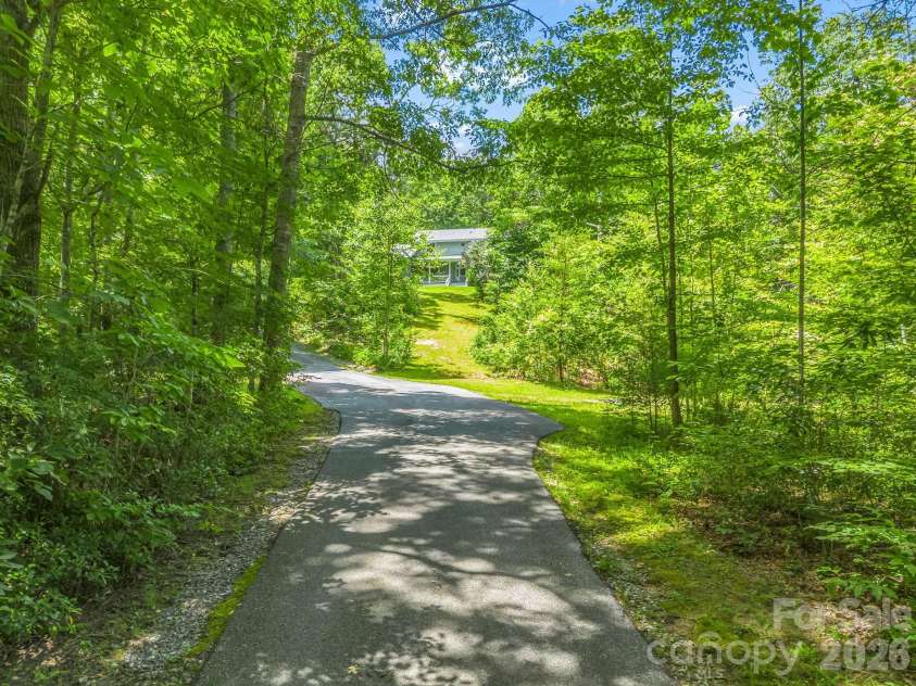 39 Lambert Lane, Black Mountain, NC 28711.  MLS# CAR4397527, YatesRealty ID 34939. 