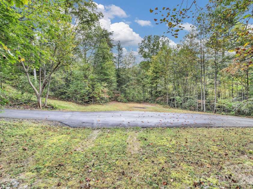 39 Lambert Lane, Black Mountain, NC 28711.  MLS# CAR4397527, YatesRealty ID 34939. 