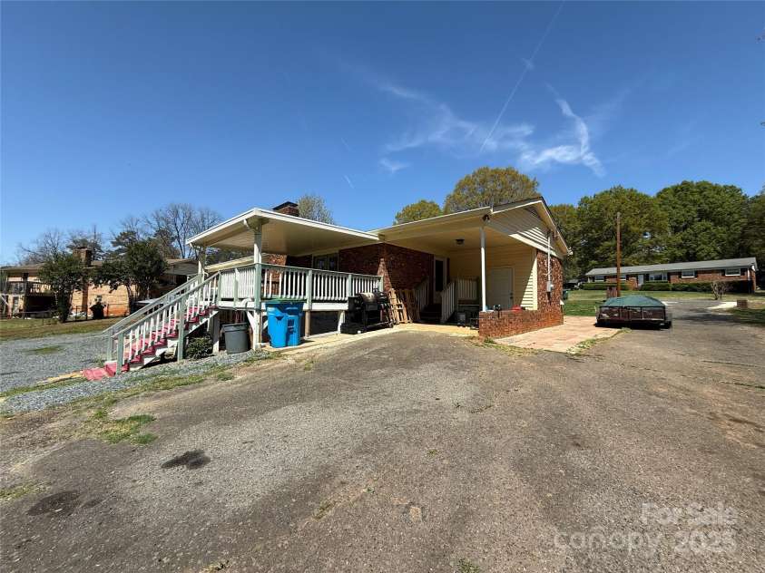 9716 Sunway Drive, Mint Hill, NC 28227.  MLS# CAR4243192, YatesRealty ID 34939. 