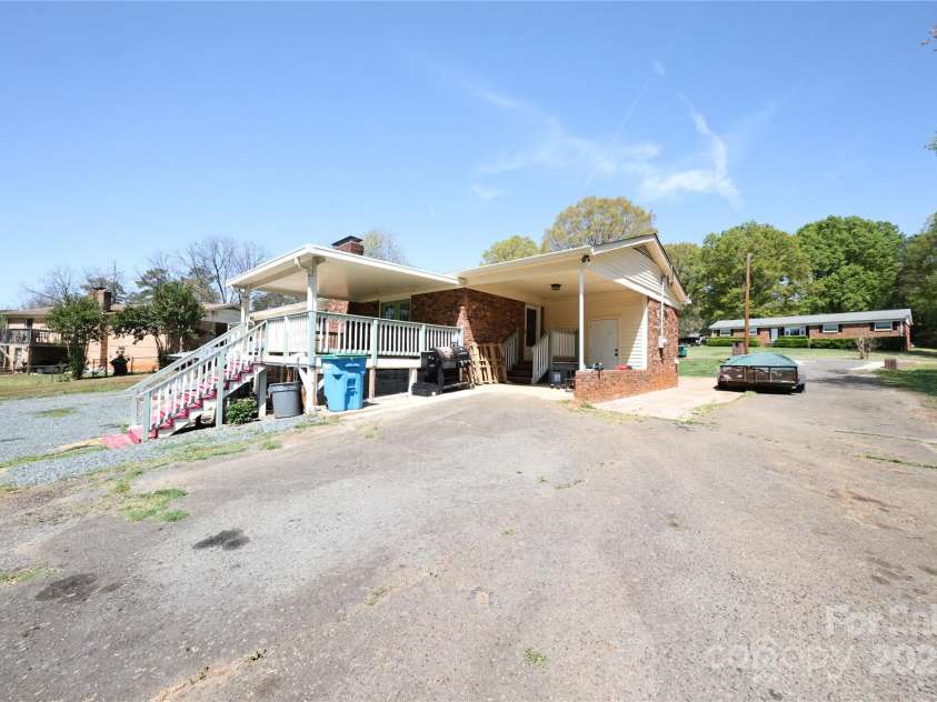 9716 Sunway Drive, Mint Hill, NC 28227.  MLS# CAR4243192, YatesRealty ID 34939. 