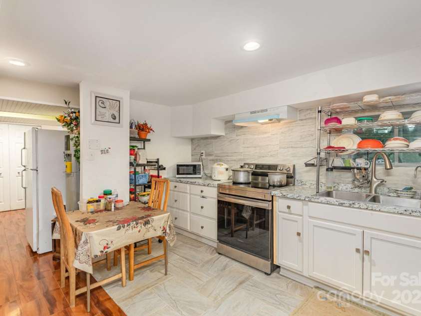 9716 Sunway Drive, Mint Hill, NC 28227.  MLS# CAR4321124, YatesRealty ID 34939. 