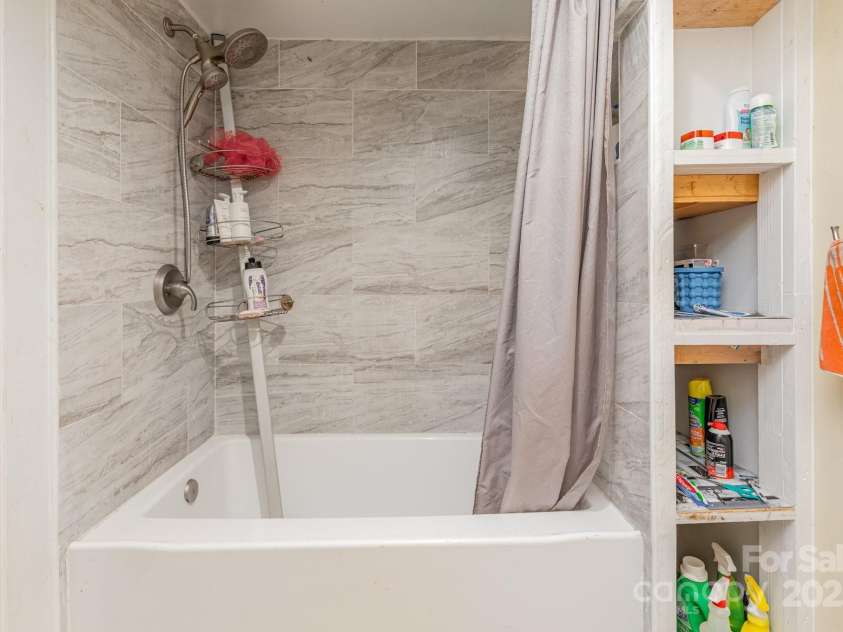 9716 Sunway Drive, Mint Hill, NC 28227.  MLS# CAR4321124, YatesRealty ID 34939. 