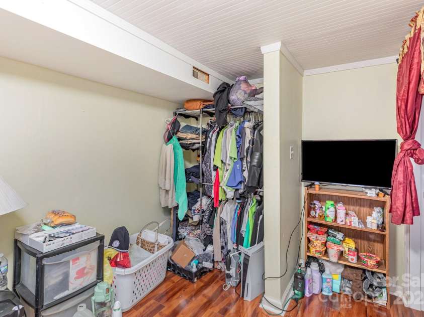 9716 Sunway Drive, Mint Hill, NC 28227.  MLS# CAR4321124, YatesRealty ID 34939. 