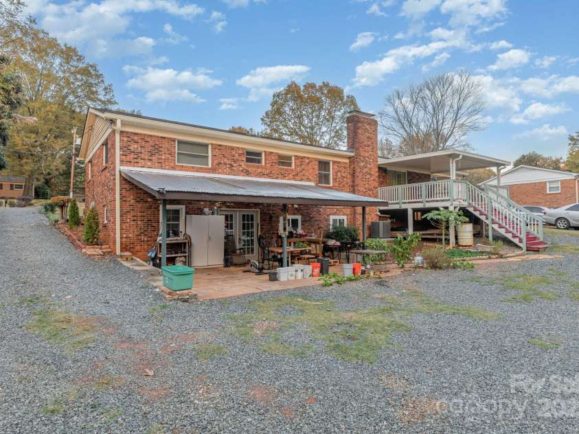 9716 Sunway Drive, Mint Hill, NC 28227.  MLS# CAR4321124, YatesRealty ID 34939. 