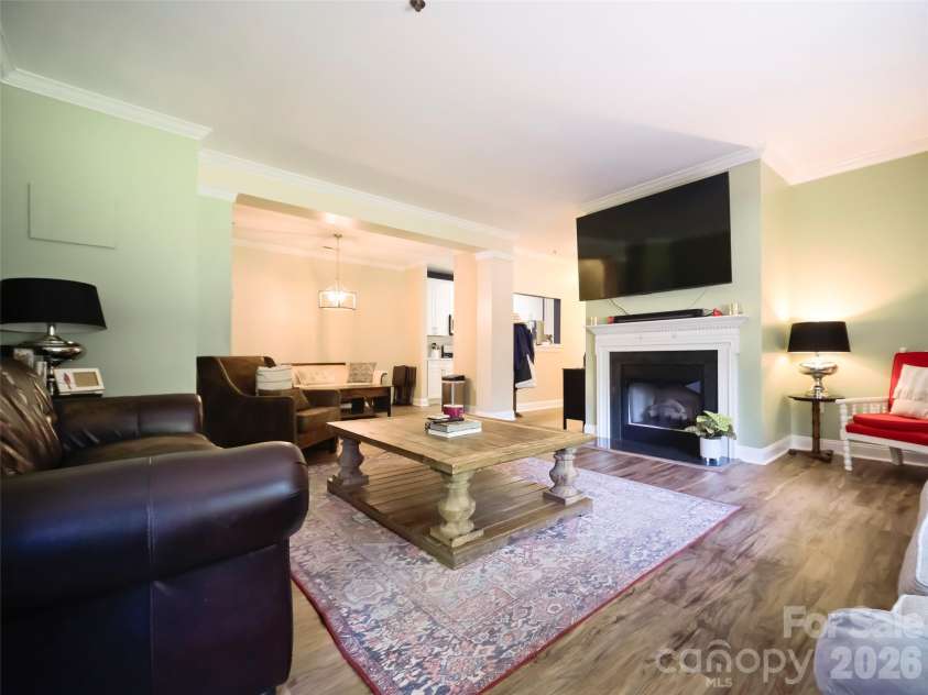 5609 Fairview Road, Charlotte, NC 28209.  MLS# CAR4374465, YatesRealty ID 34941. 