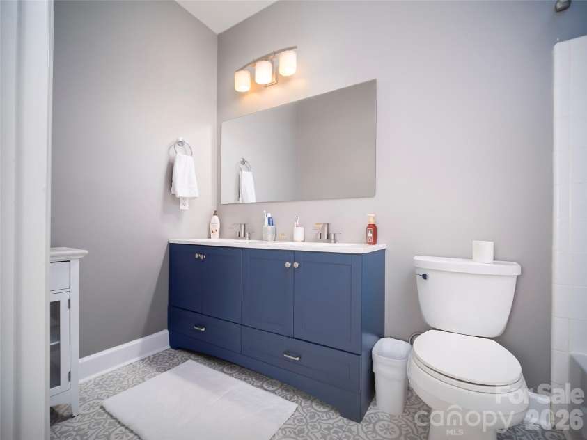 5609 Fairview Road, Charlotte, NC 28209.  MLS# CAR4374465, YatesRealty ID 34941. 
