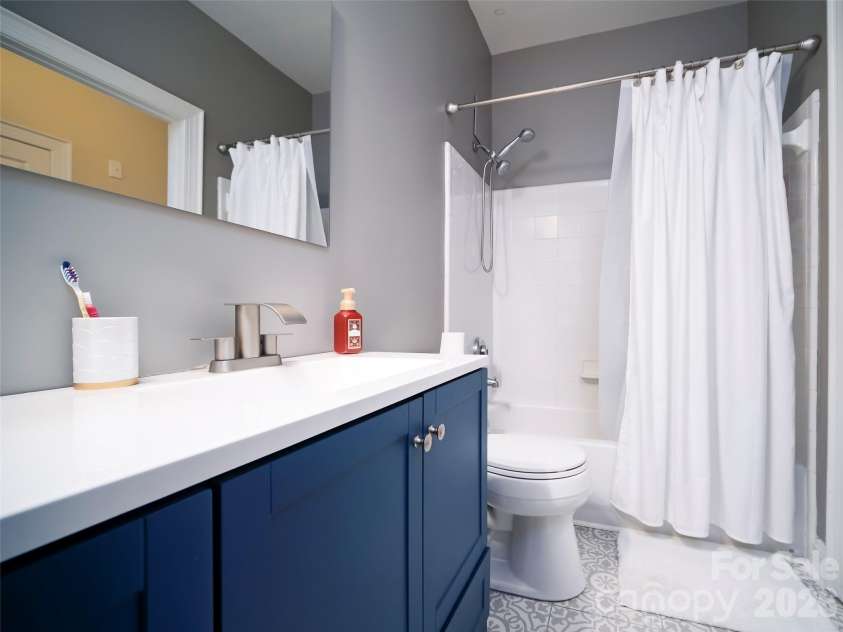5609 Fairview Road, Charlotte, NC 28209.  MLS# CAR4374465, YatesRealty ID 34941. 