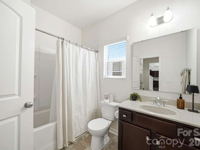 1249 Ettrick Avenue, Rock Hill, SC 29732.  MLS# CAR4378244, YatesRealty ID 34942. First floor full bathroom