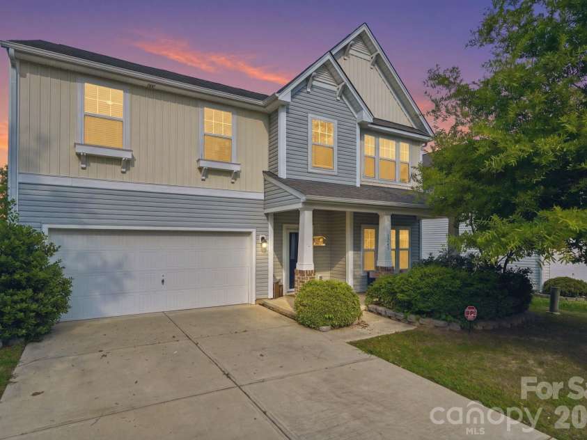 1249 Ettrick Avenue, Rock Hill, SC 29732.  MLS# CAR4378244, YatesRealty ID 34942. Handsome 2 story with brick accent