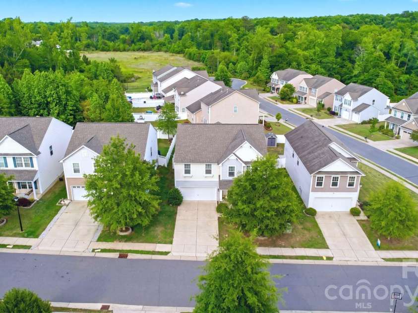 1249 Ettrick Avenue, Rock Hill, SC 29732.  MLS# CAR4378244, YatesRealty ID 34942. Second house from the corner
