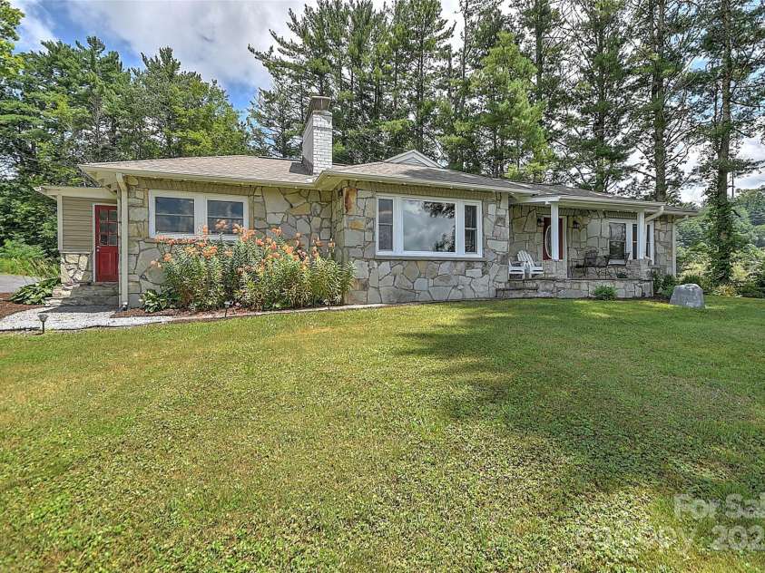 390 Sokassa Road, Newland, NC 28657.  MLS# CAR4287120, YatesRealty ID 34942. 