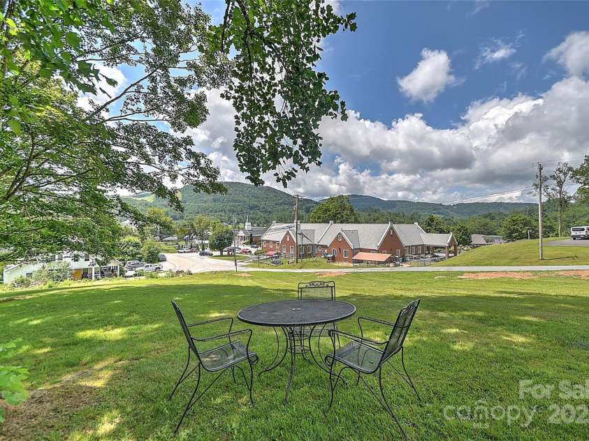 390 Sokassa Road, Newland, NC 28657.  MLS# CAR4287120, YatesRealty ID 34942. 
