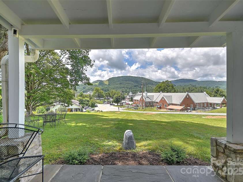 390 Sokassa Road, Newland, NC 28657.  MLS# CAR4287120, YatesRealty ID 34942. 