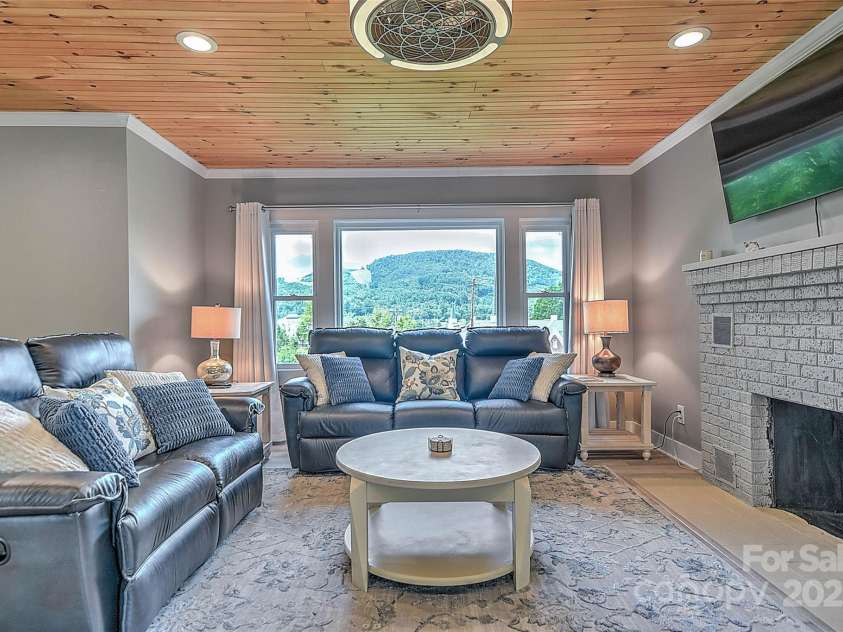 390 Sokassa Road, Newland, NC 28657.  MLS# CAR4287120, YatesRealty ID 34942. 