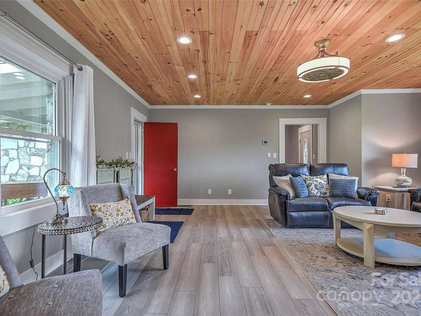 390 Sokassa Road, Newland, NC 28657.  MLS# CAR4287120, YatesRealty ID 34942. 