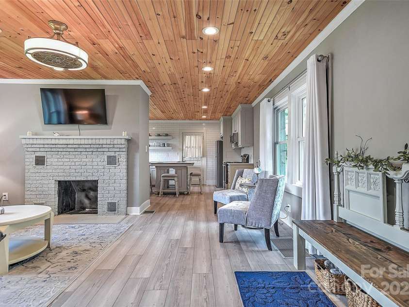 390 Sokassa Road, Newland, NC 28657.  MLS# CAR4287120, YatesRealty ID 34942. 