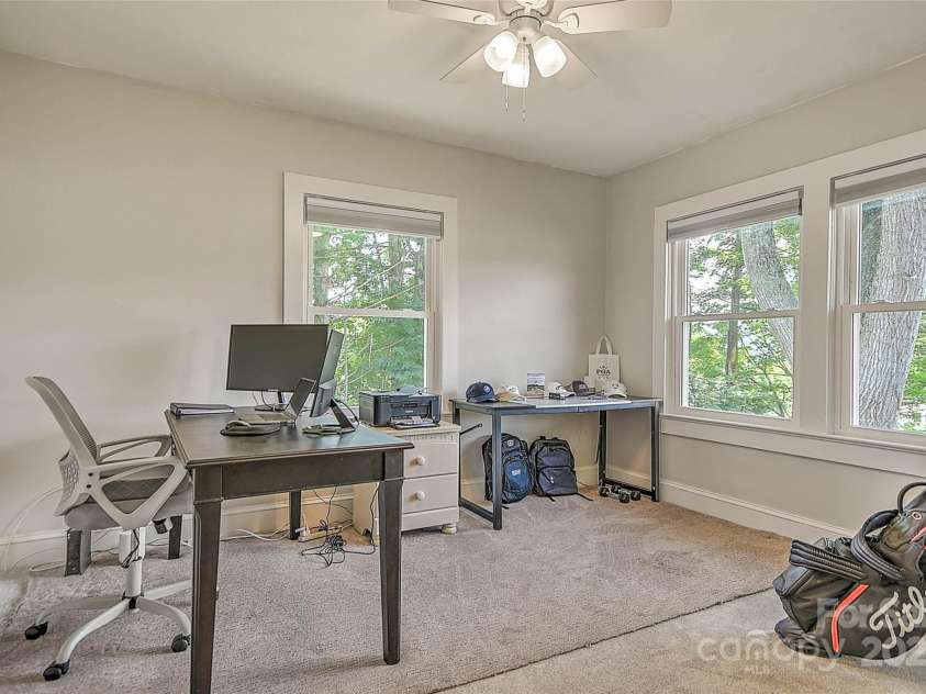 390 Sokassa Road, Newland, NC 28657.  MLS# CAR4287120, YatesRealty ID 34942. 