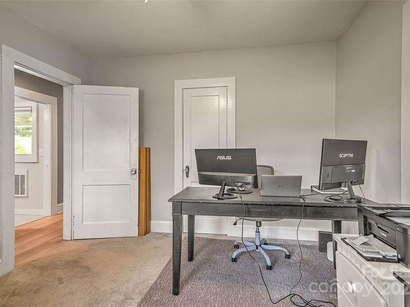 390 Sokassa Road, Newland, NC 28657.  MLS# CAR4287120, YatesRealty ID 34942. 