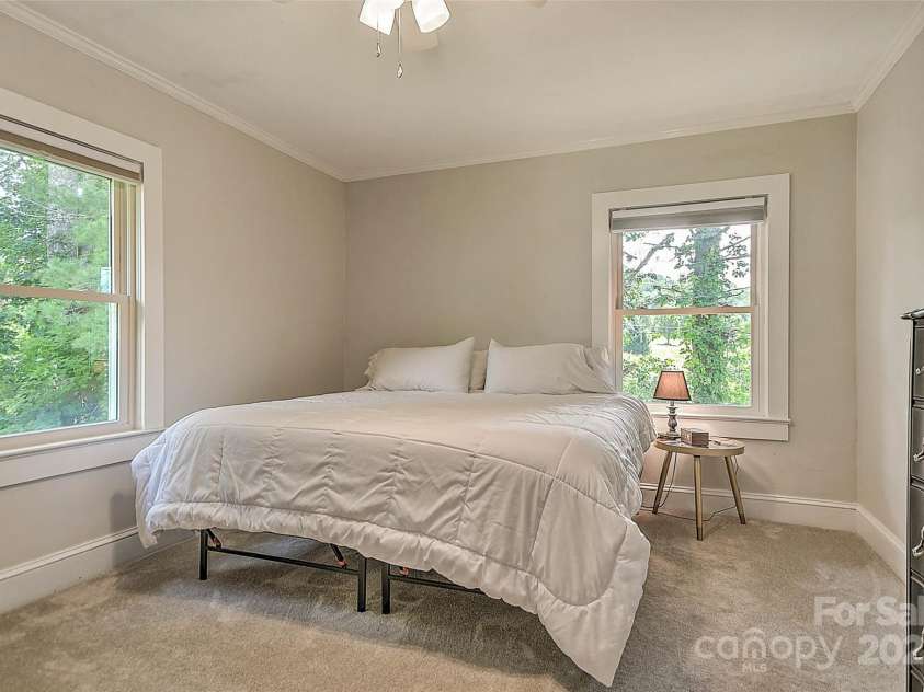 390 Sokassa Road, Newland, NC 28657.  MLS# CAR4287120, YatesRealty ID 34942. 