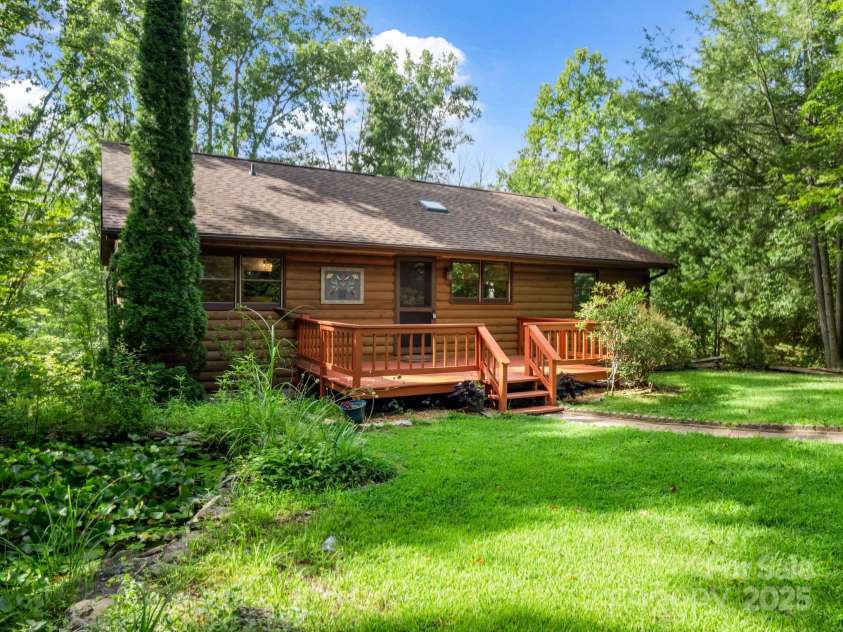 194 Bear Creek Drive, Fletcher, NC 28732.  MLS# CAR4287026, YatesRealty ID 34943. Welcome to 194 Bear Creek Drive - the perfect cabin in the woods.