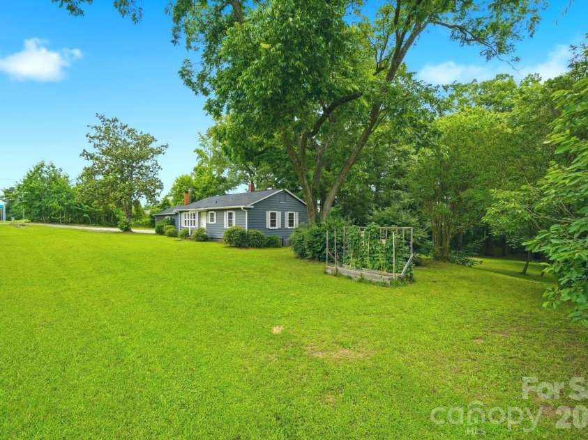 2190 Dobys Bridge Road, Fort Mill, SC 29715.  MLS# CAR4394938, YatesRealty ID 34943. 