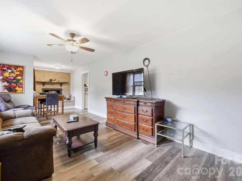 2190 Dobys Bridge Road, Fort Mill, SC 29715.  MLS# CAR4394938, YatesRealty ID 34943. 