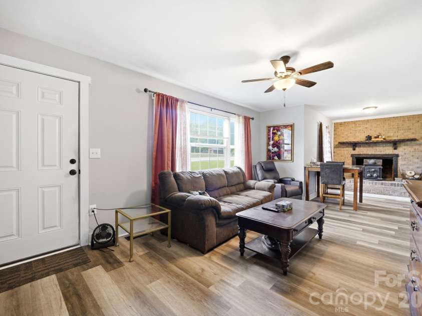 2190 Dobys Bridge Road, Fort Mill, SC 29715.  MLS# CAR4394938, YatesRealty ID 34943. 