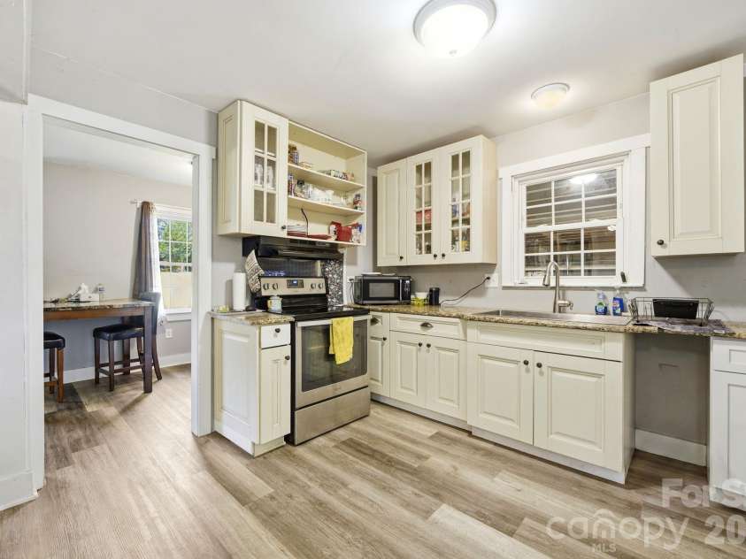 2190 Dobys Bridge Road, Fort Mill, SC 29715.  MLS# CAR4394938, YatesRealty ID 34943. 