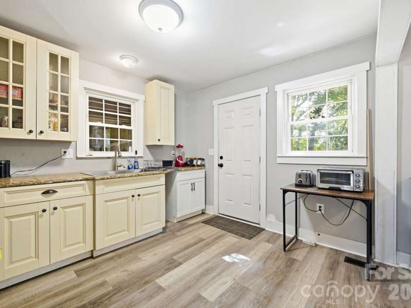 2190 Dobys Bridge Road, Fort Mill, SC 29715.  MLS# CAR4394938, YatesRealty ID 34943. 