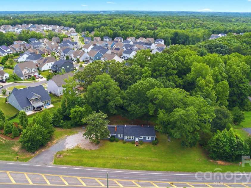 2190 Dobys Bridge Road, Fort Mill, SC 29715.  MLS# CAR4394938, YatesRealty ID 34943. 