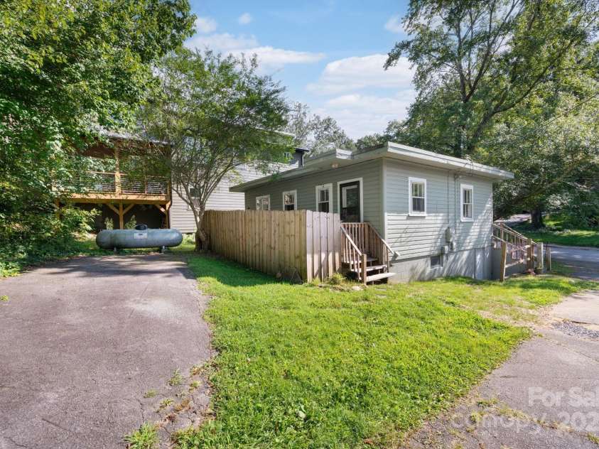 69 Branning Street, Asheville, NC 28806.  MLS# CAR4284039, YatesRealty ID 34944. Located on Corner Lot