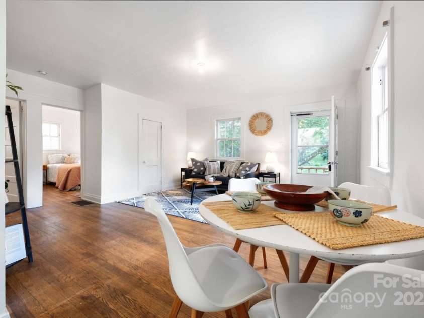 69 Branning Street, Asheville, NC 28806.  MLS# CAR4284039, YatesRealty ID 34944. Open Floor Plan in Main Living Areas