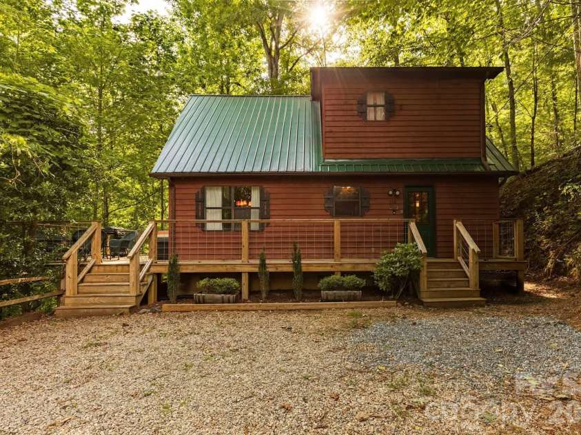 112 Eagle Nest Road, Bryson City, NC 28713.  MLS# CAR4398140, YatesRealty ID 34945. 