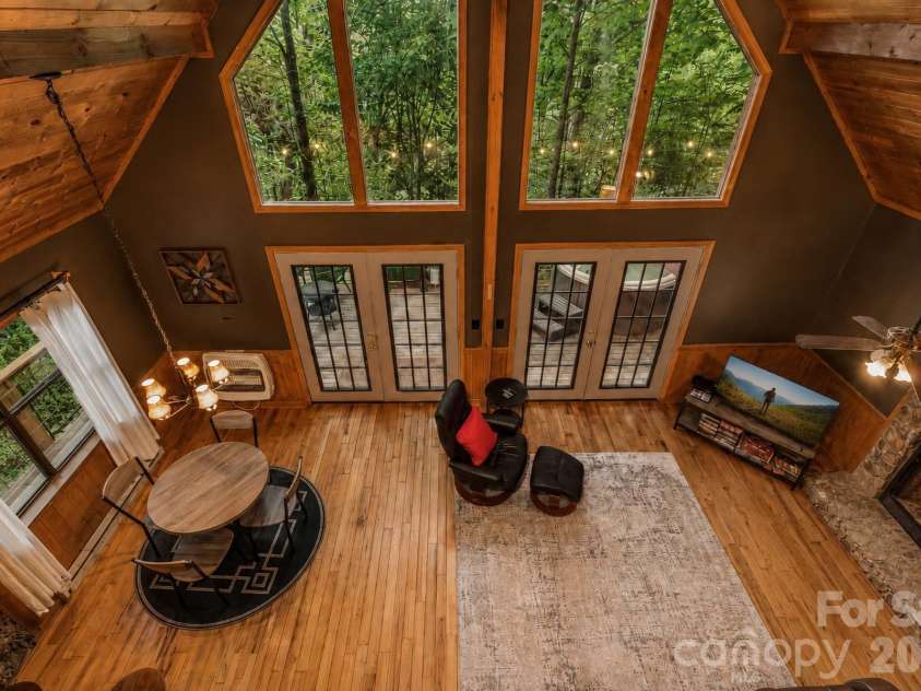 112 Eagle Nest Road, Bryson City, NC 28713.  MLS# CAR4398140, YatesRealty ID 34945. 
