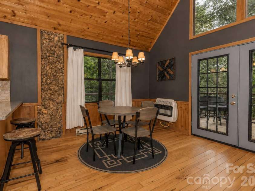 112 Eagle Nest Road, Bryson City, NC 28713.  MLS# CAR4398140, YatesRealty ID 34945. 